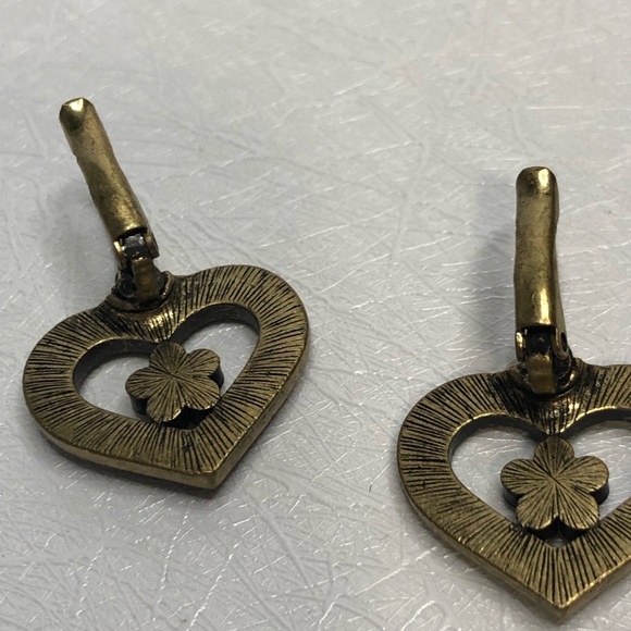 Vintage Vibe Heart with Flower Earrings. - Picture 6 of 7